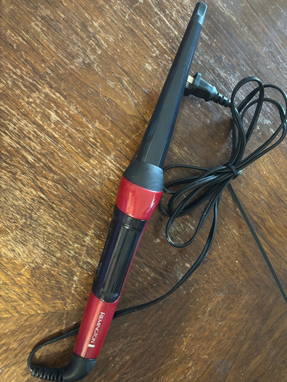 Remington Red and Black Tapered Curling Wand